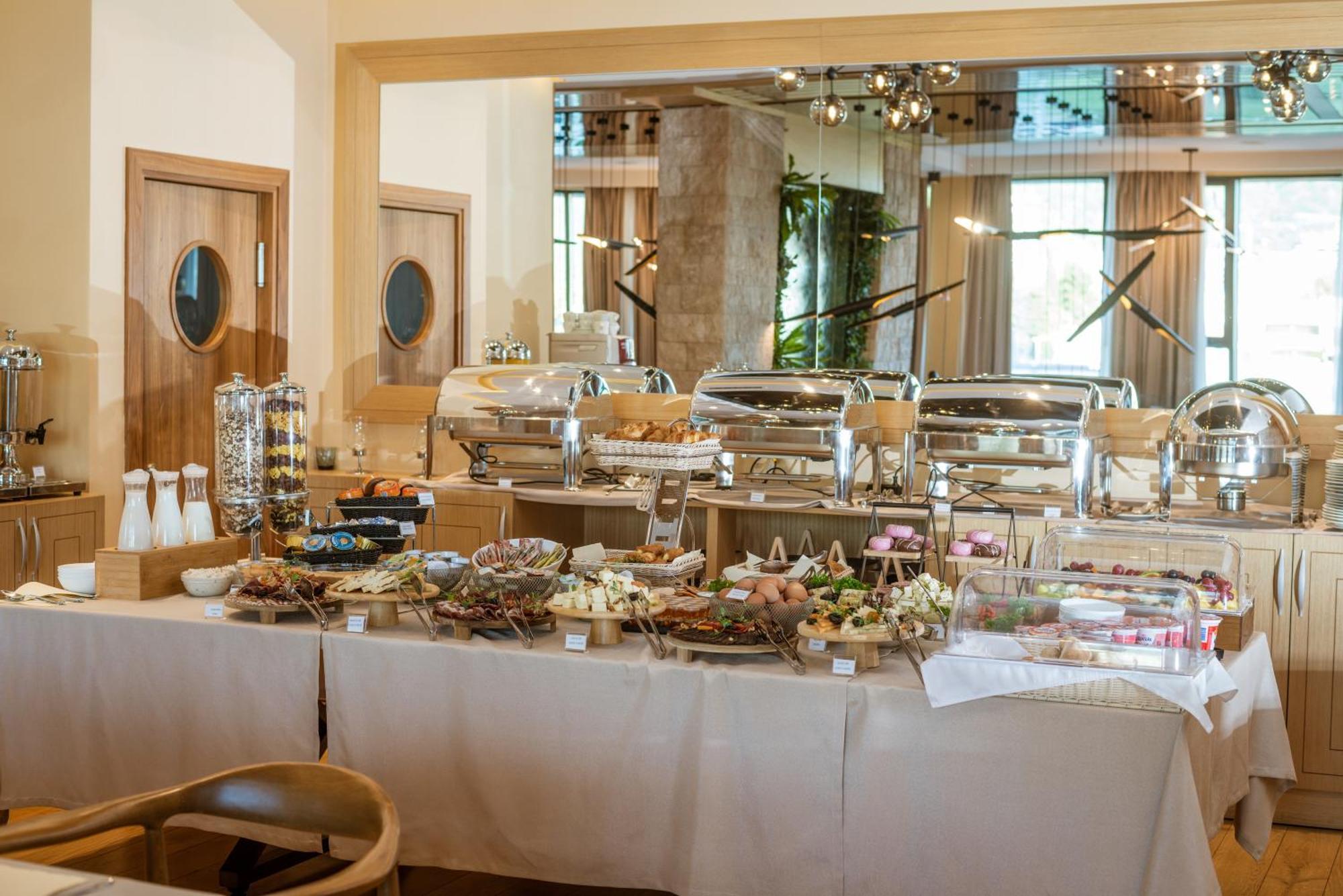Hotel Imperial Conference & Spa Budva Bagian luar foto
