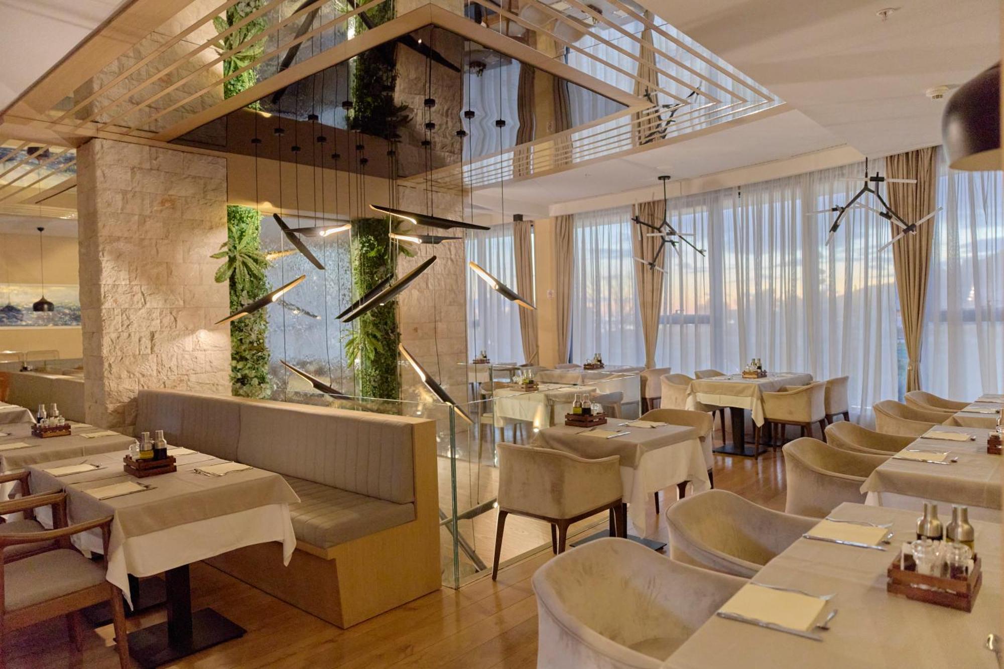 Hotel Imperial Conference & Spa Budva Bagian luar foto